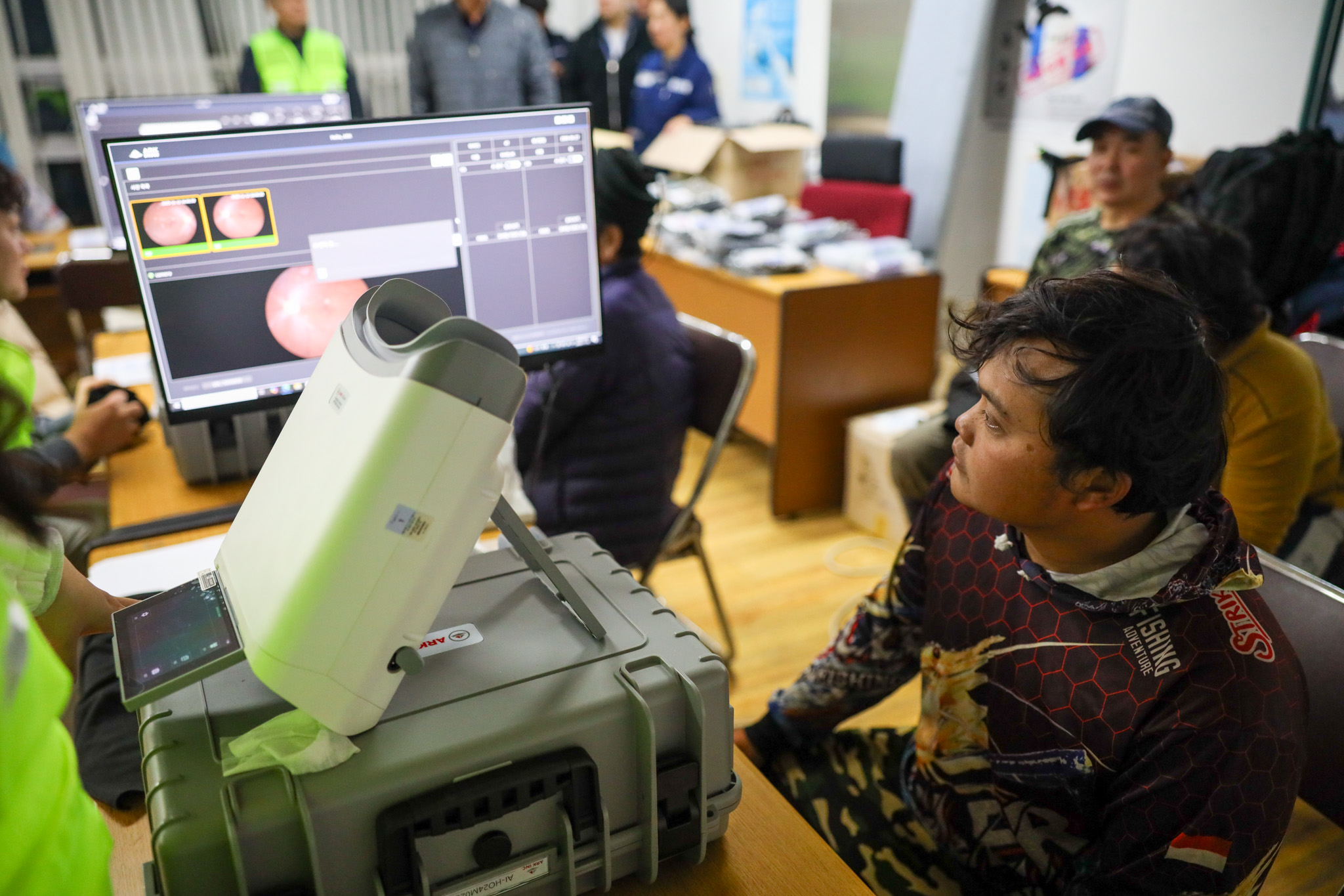 대한결핵협회, 연평도를 찾아 외국인 어선원 무료 검진 실시 모습